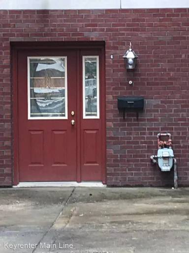 Main picture of 1029 Christian St