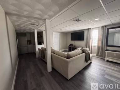 Main picture of 32 Woodrow Ave