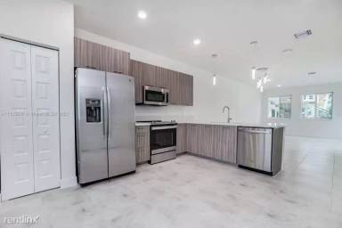 Main picture of 6453 NW 102nd Path