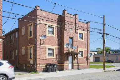 Main picture of 325 Ella St