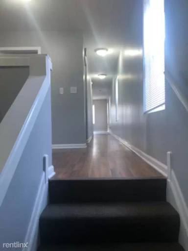 Main picture of 7824 S Greenwood Ave
