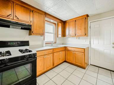 Main picture of 1147 E Brockton Ave