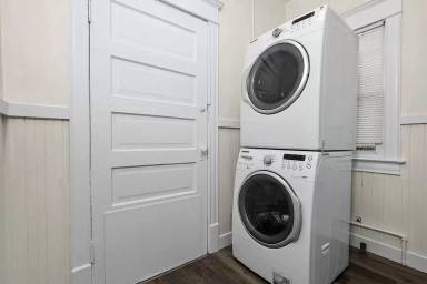 Main picture of 1409 E Denny Way