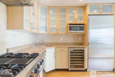 Main picture of 347 E 65th St