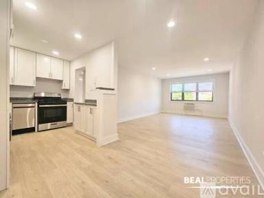 Main picture of 696 Elm Place Apartments