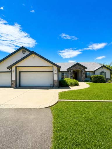 Main picture of 21627 Seven Lakes Ln