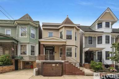 Main picture of 37 48th St