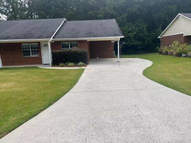Main picture of 11 Oakcrest Trl NE