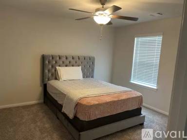Main picture of 7076 Silverleaf Oak St