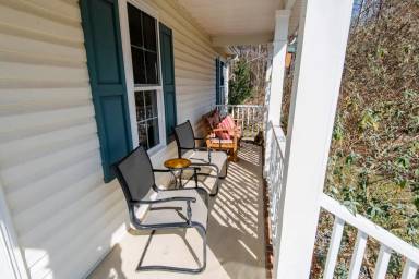 Main picture of 5741 Presentation St