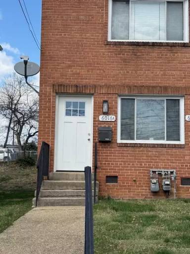 Main picture of 6016 Clay St NE