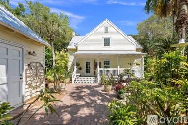 Main picture of 1240 Palmetto Ct