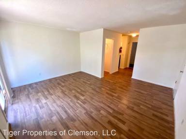 Main picture of 123 College Heights Blvd