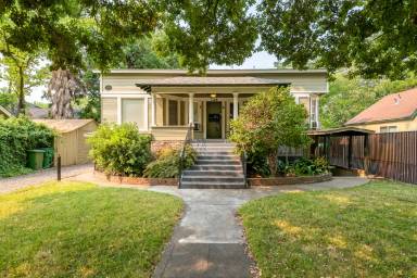 Main picture of 726 Normal Ave