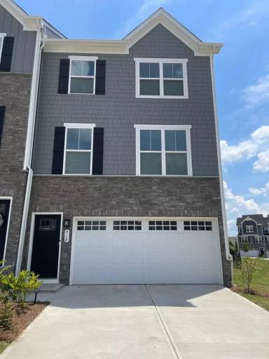 Main picture of 918 Portrush Ln