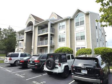 Main picture of 2212 Lesner Cres