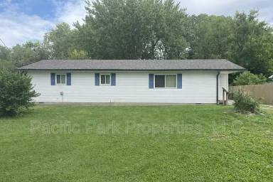 Main picture of 2656 W 60th St