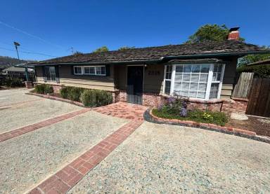 Main picture of 2318 W El Norte Pkwy