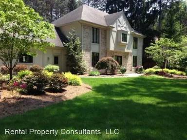 Main picture of 7345 Oliver Woods Dr SE