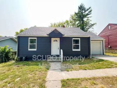 Main picture of 3319 Webster Ave