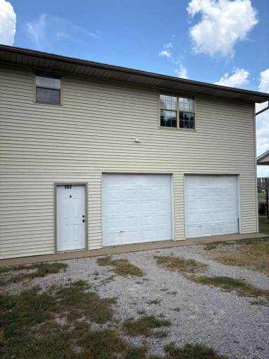 Main picture of 102 John Paul Ave