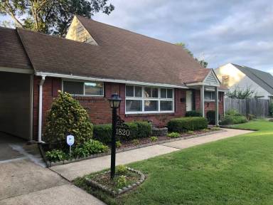 Main picture of 1820 Hartford Dr
