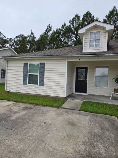 Main picture of 15127 Deer Creek Dr
