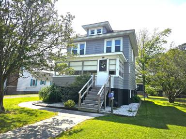 Main picture of 407 Myrtle St
