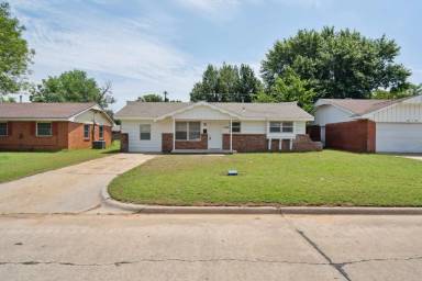 Main picture of 1000 Moraine Ave