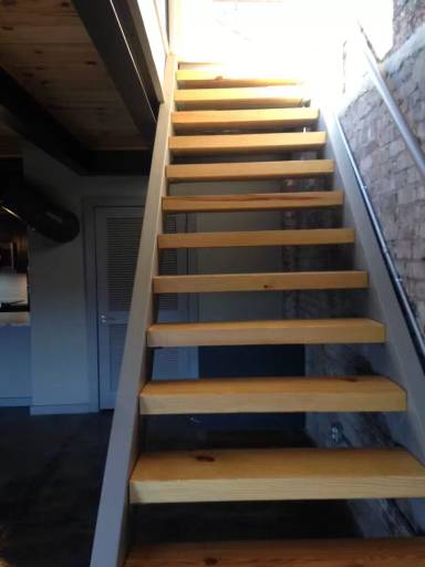 Main picture of 926 Commerce St