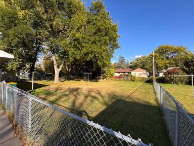 Main picture of 5918 Beard Ave N