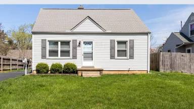 Main picture of 882 E Longview Ave
