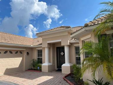 Main picture of 3817 Golden Feather Way
