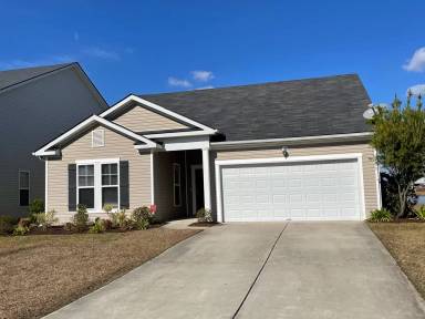 Main picture of 220 Lakepointe Dr