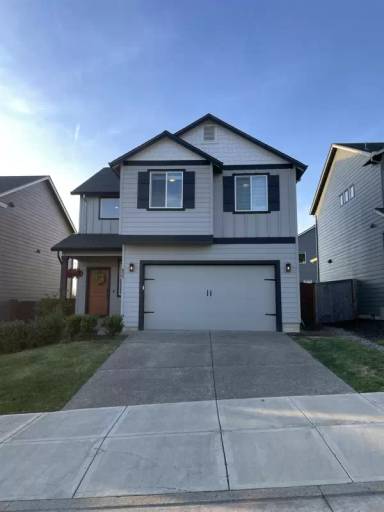 Main picture of 835 NE Buckthorn Dr