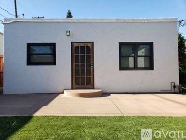 Main picture of 4636 1/2 Edgeware Rd