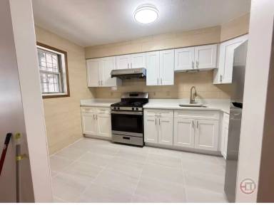 Main picture of 2043 Hermany Ave
