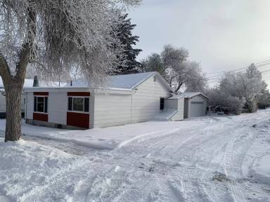 Main picture of 637 Leslie Ave