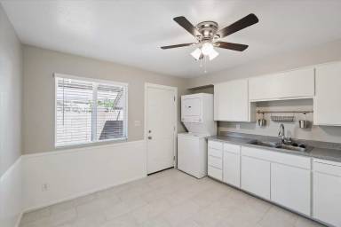 Main picture of 4819 E Cambridge Ave
