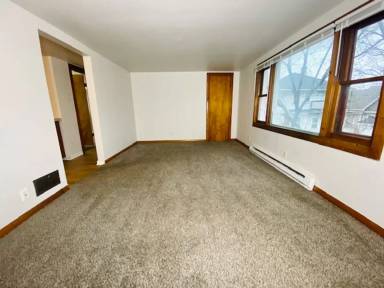 Main picture of 1015 E Walnut St 1019 Walnut St
