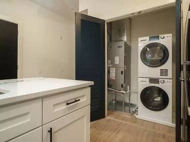 Main picture of 2733 N Front St