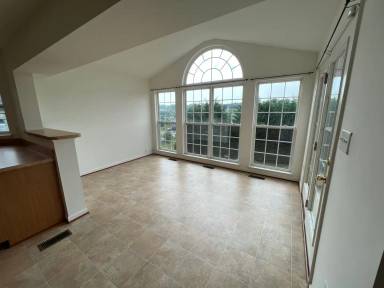 Main picture of 128 Elizabeth Dr