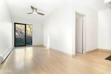 Main picture of 447 W 47th St