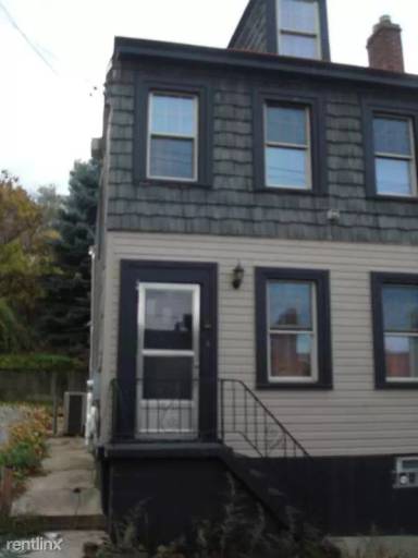 Main picture of 2820 Edwards Way