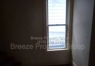Main picture of 3130 Stickney Ave
