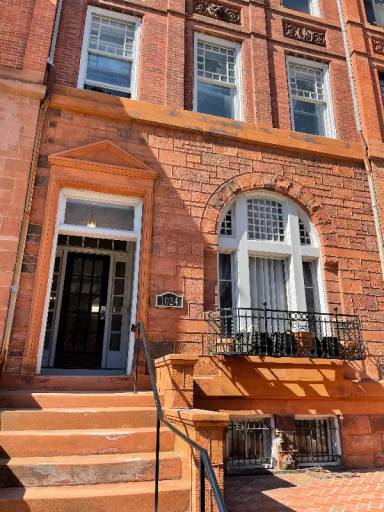 Main picture of 1024 N Calvert St