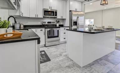 Main picture of 525 William Ave