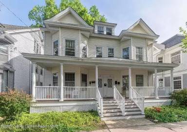 Main picture of 138 Saint James St