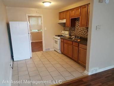 Main picture of 200 E Albanus St