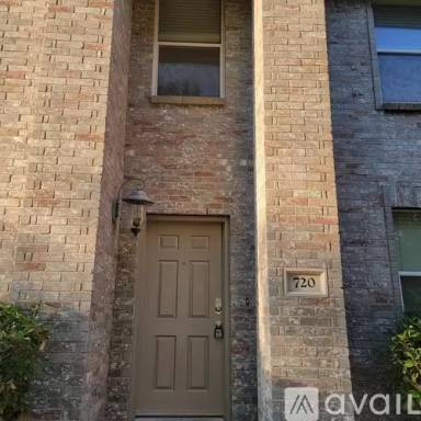 Main picture of 720 Cedar Bluff Dr